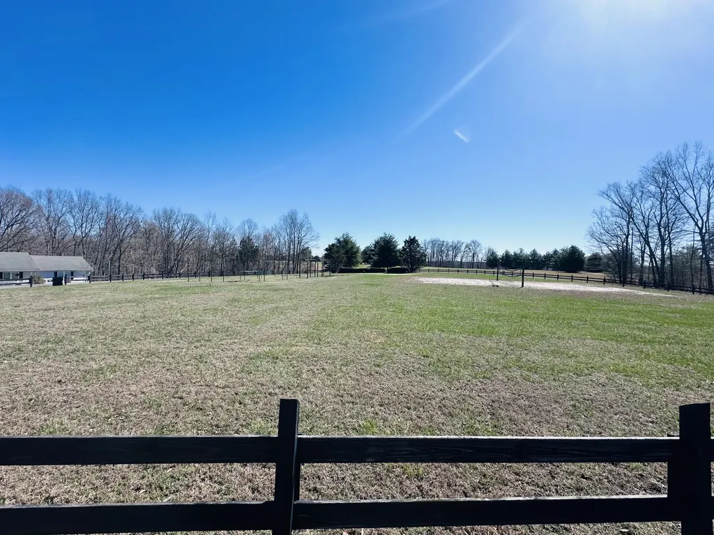 105 & 107 Cascade Circle Russell Springs KY 42642