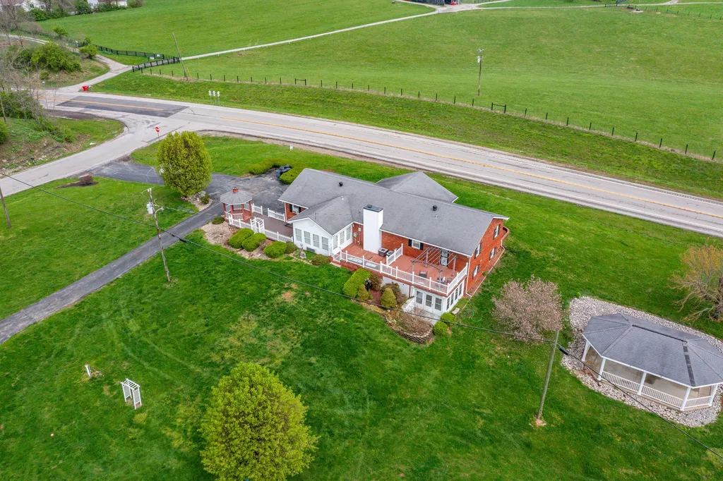 110 White Conkwright Road Winchester KY 40391