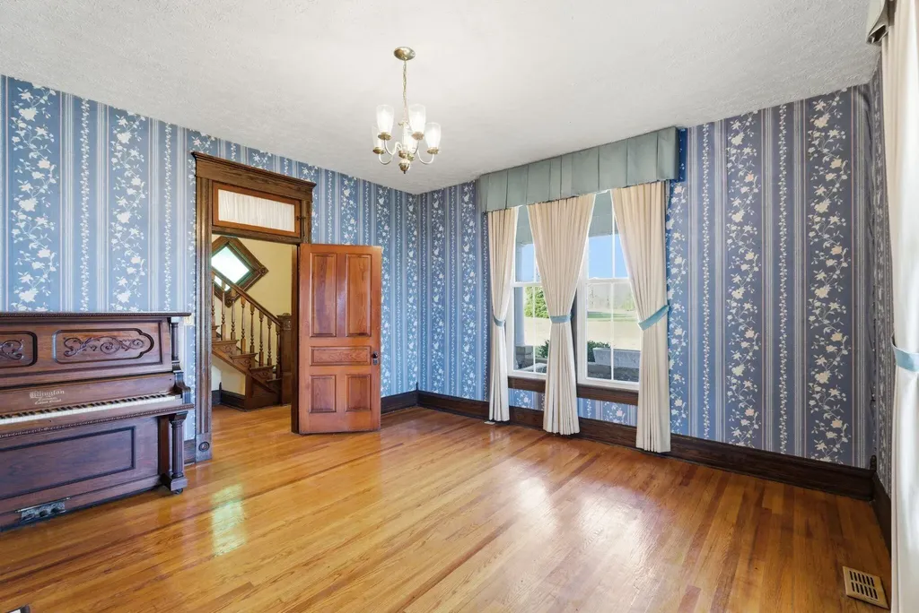 601 Jamestown Street Columbia KY 42728