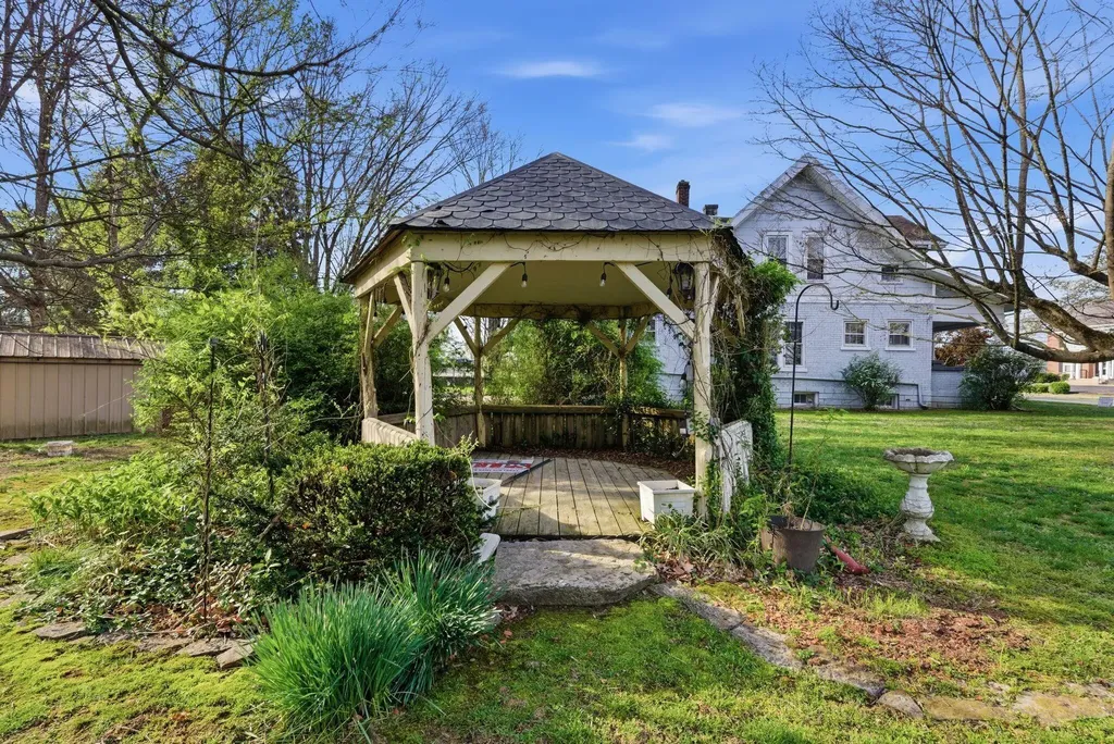 601 Jamestown Street Columbia KY 42728