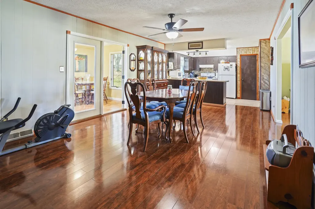 7199 W Highway 80 Nancy KY 42544