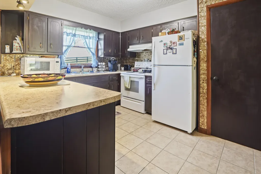 7199 W Highway 80 Nancy KY 42544