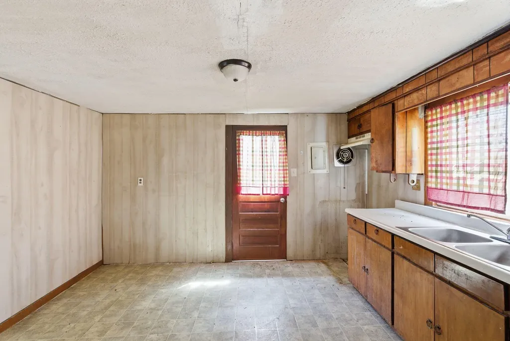 1388 Ammerman Pike Cynthiana KY 41031