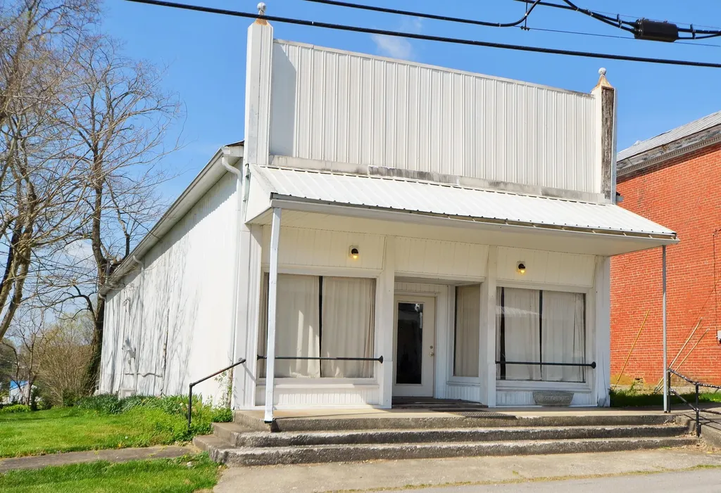 164 Sugar Street Salvisa KY 40372