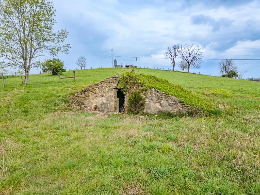 2996 Irvine Road Winchester KY 40391