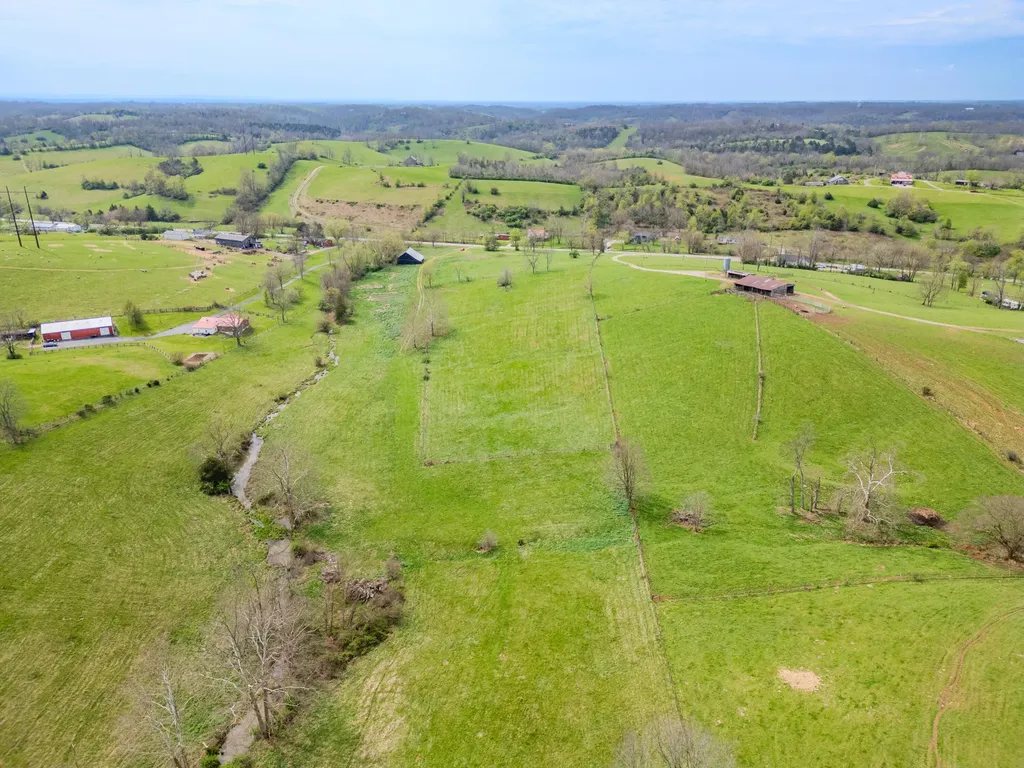 2996 Irvine Road Winchester KY 40391