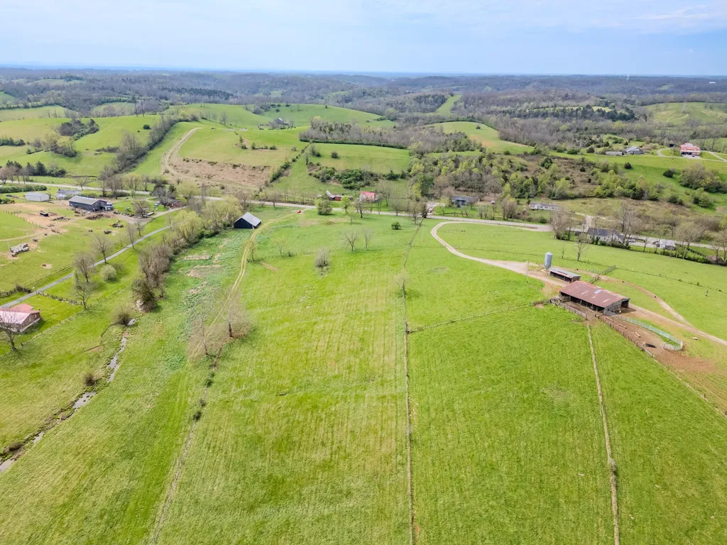 2996 Irvine Road Winchester KY 40391