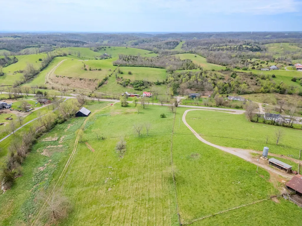 2996 Irvine Road Winchester KY 40391