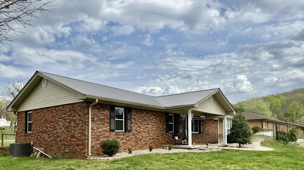 86 Pine Street Monticello KY 42633