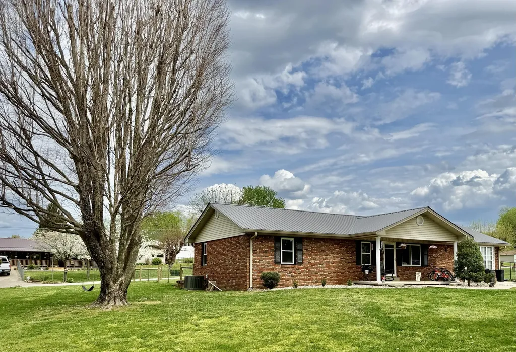 86 Pine Street Monticello KY 42633