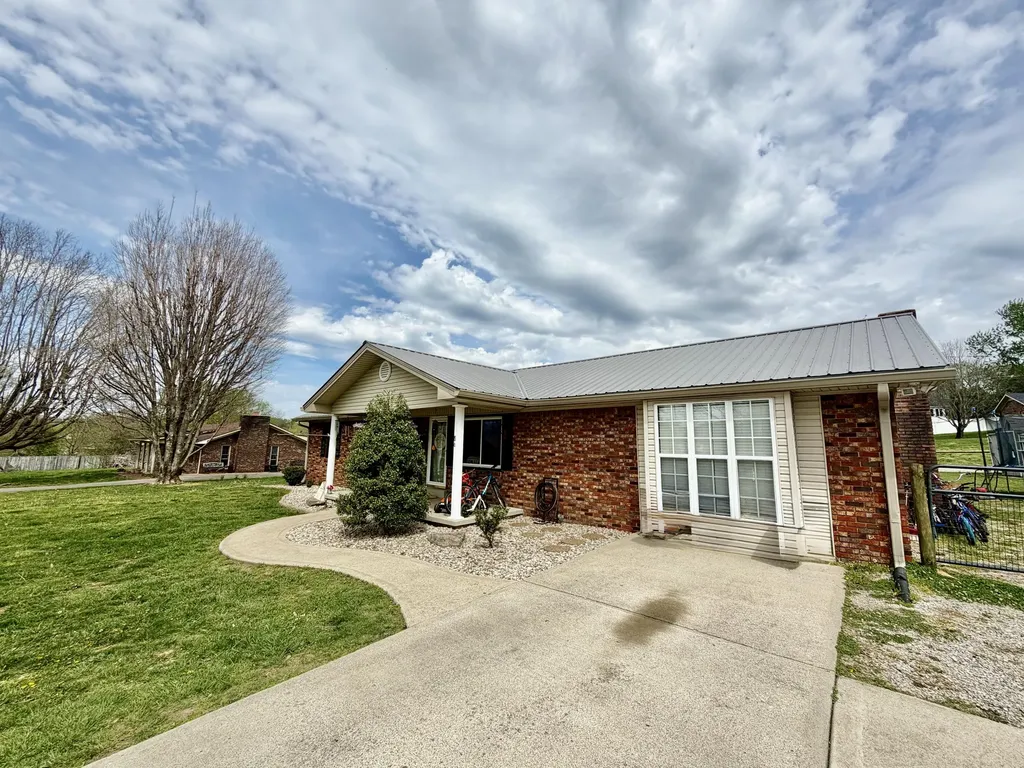 86 Pine Street Monticello KY 42633