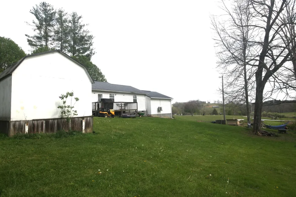 1742 Jackson County High School Road Mckee KY 40447
