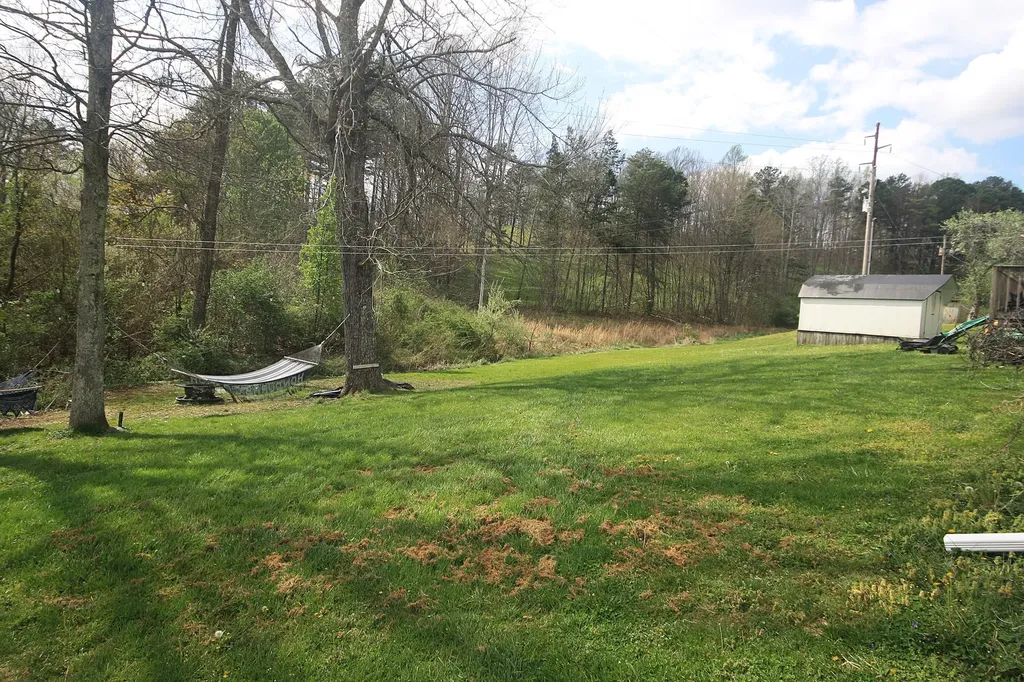 1742 Jackson County High School Road Mckee KY 40447
