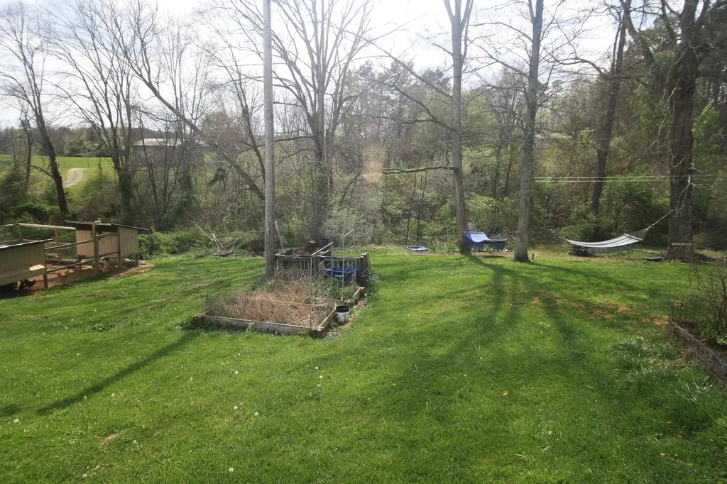 1742 Jackson County High School Road Mckee KY 40447
