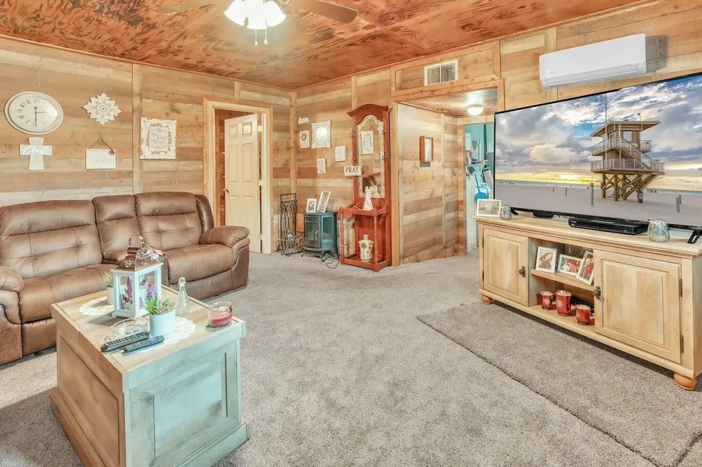 179 Aderholt Road Bronston KY 42518
