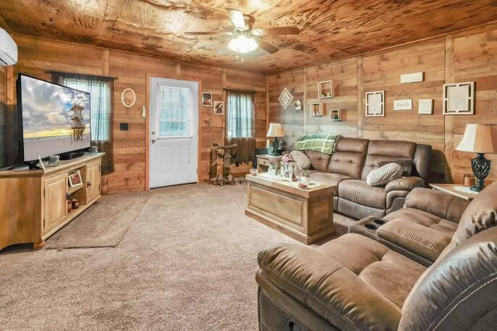 179 Aderholt Road Bronston KY 42518