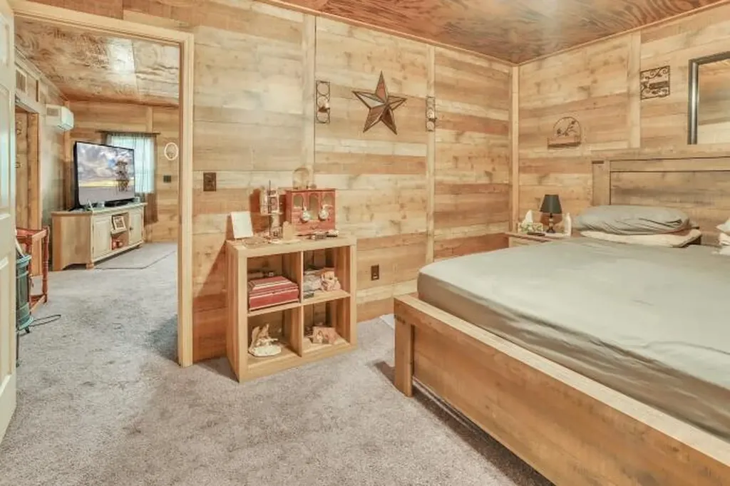 179 Aderholt Road Bronston KY 42518