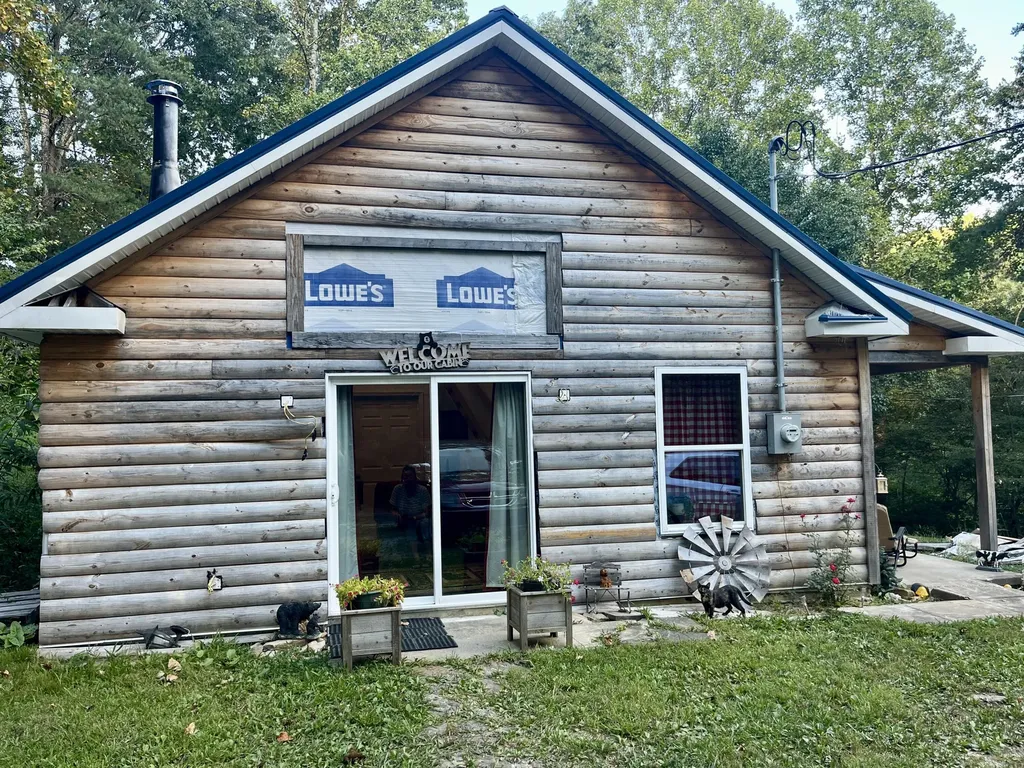 2789 Black Creek Road Clay City KY 40312
