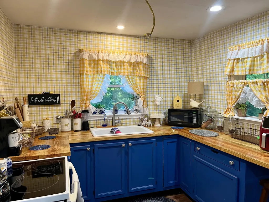 2789 Black Creek Road Clay City KY 40312