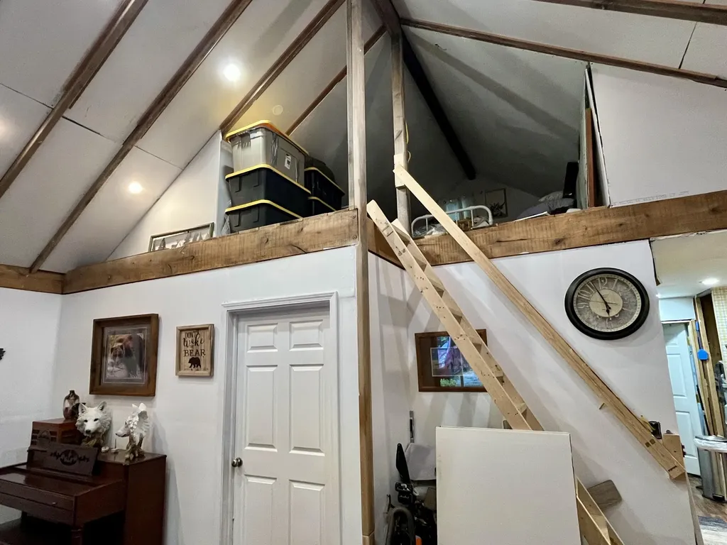 2789 Black Creek Road Clay City KY 40312