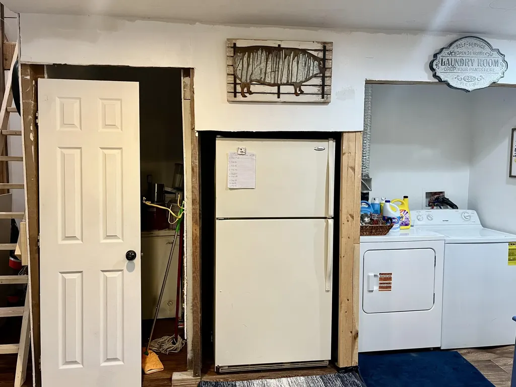 2789 Black Creek Road Clay City KY 40312