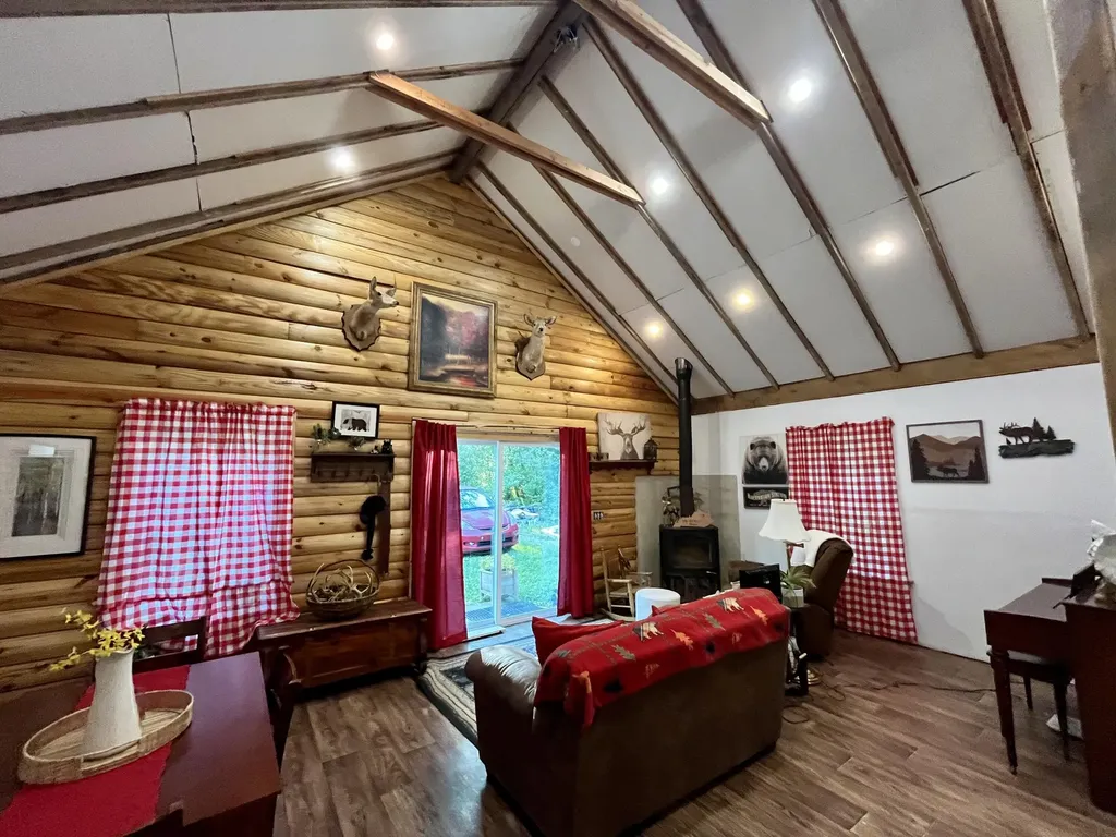 2789 Black Creek Road Clay City KY 40312