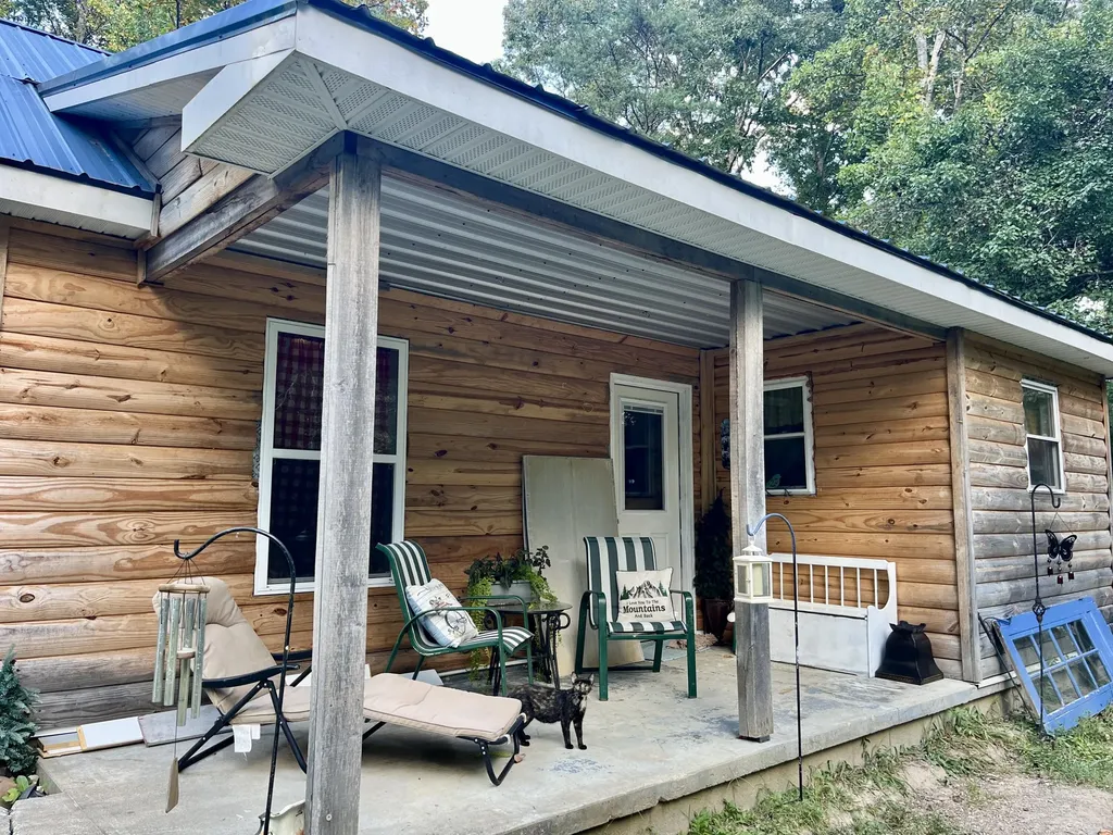 2789 Black Creek Road Clay City KY 40312