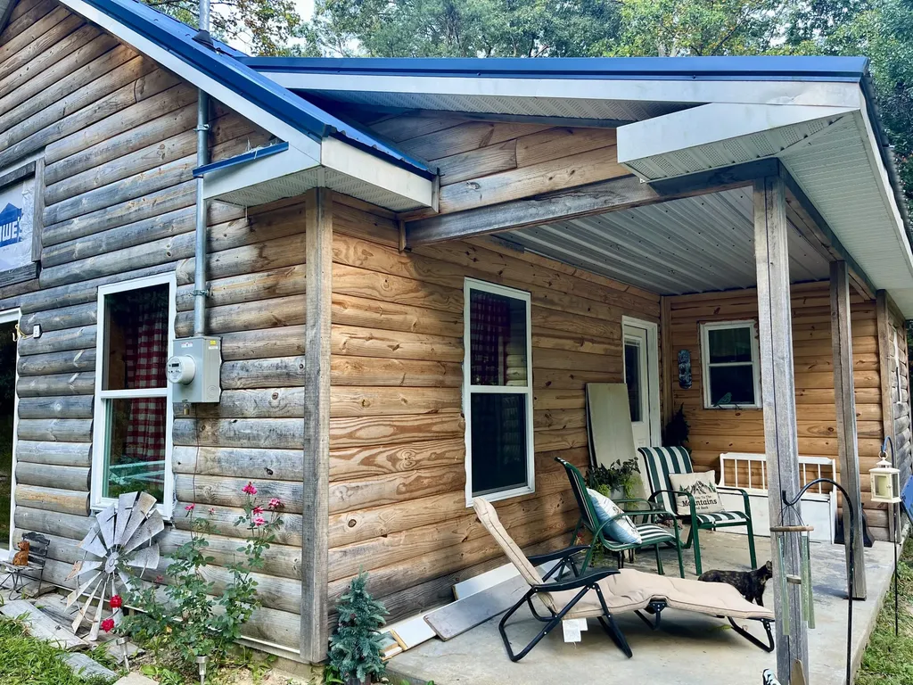 2789 Black Creek Road Clay City KY 40312