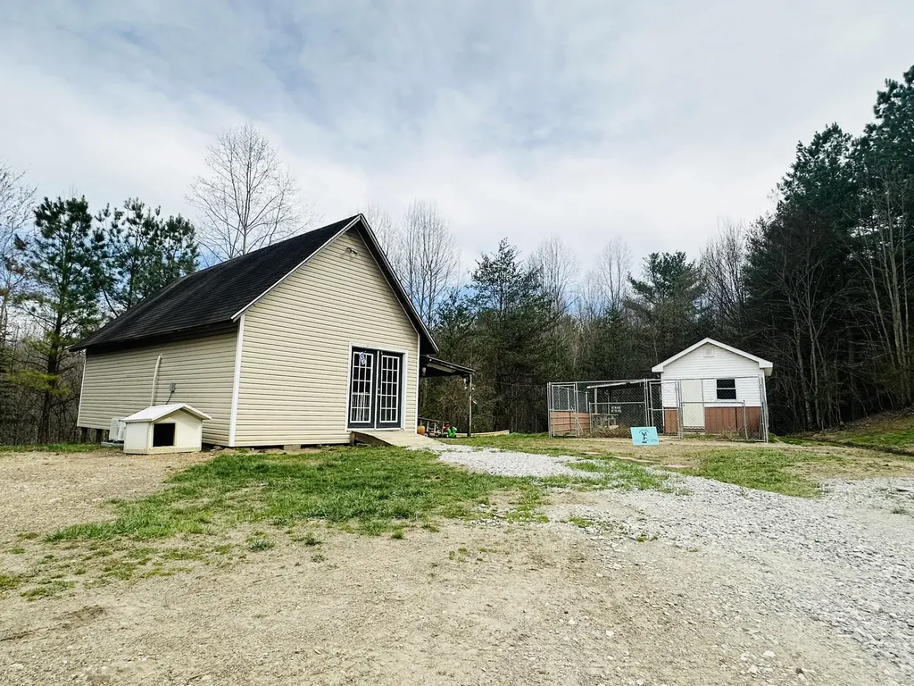 174 Collins Gibson Road Manchester KY 40962