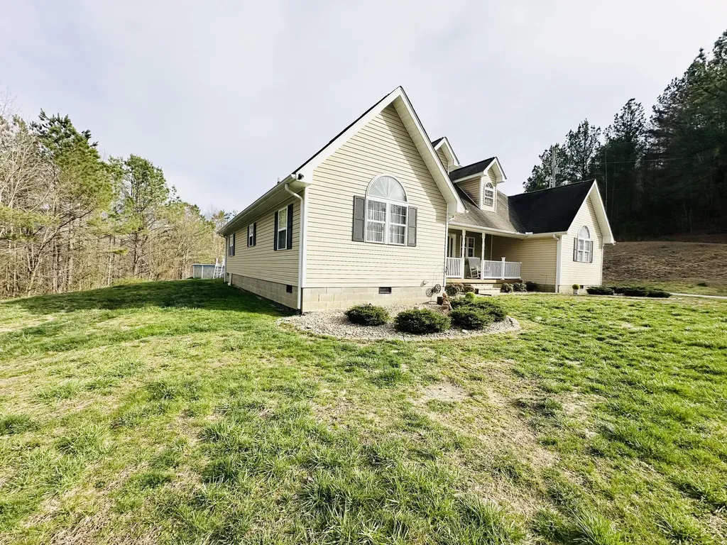 174 Collins Gibson Road Manchester KY 40962