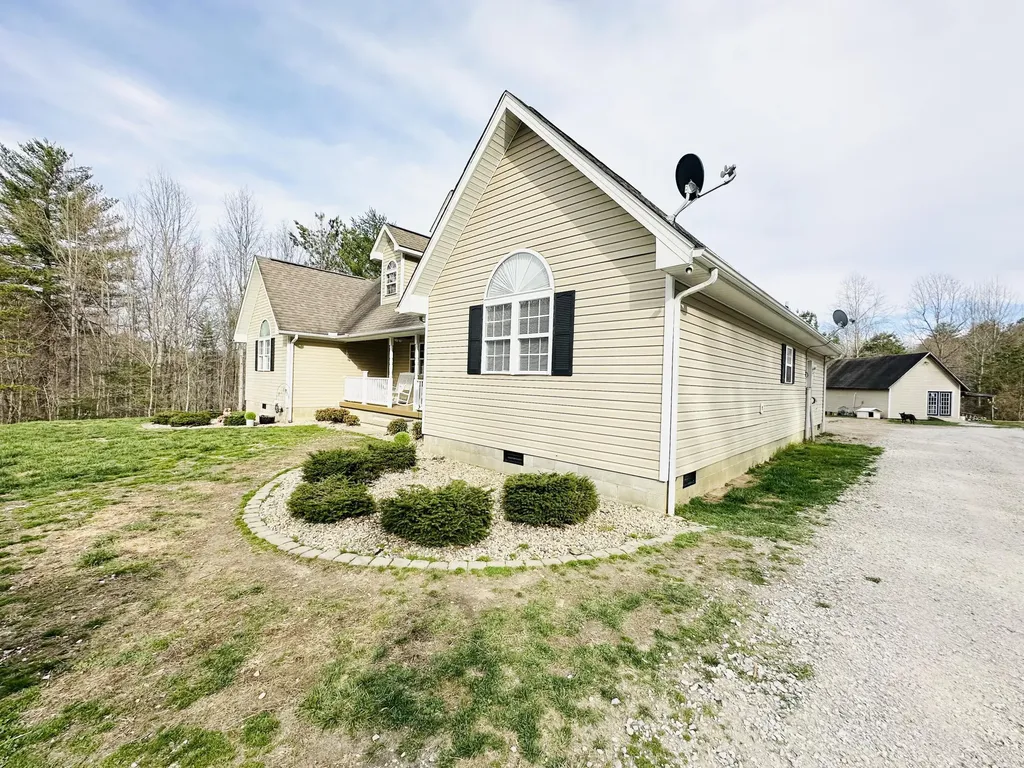 174 Collins Gibson Road Manchester KY 40962