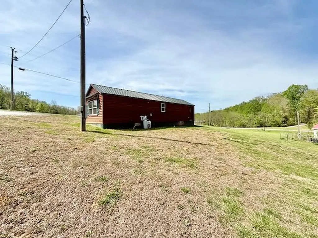 266 Boater's Alley Nancy KY 42544