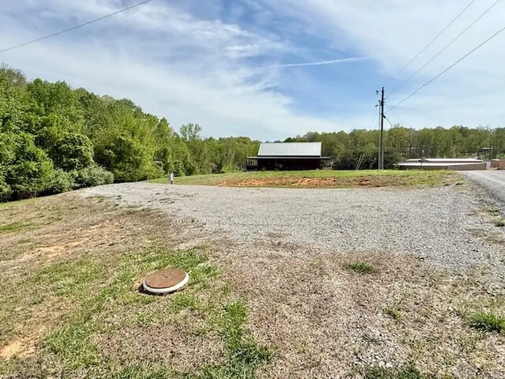 266 Boater's Alley Nancy KY 42544