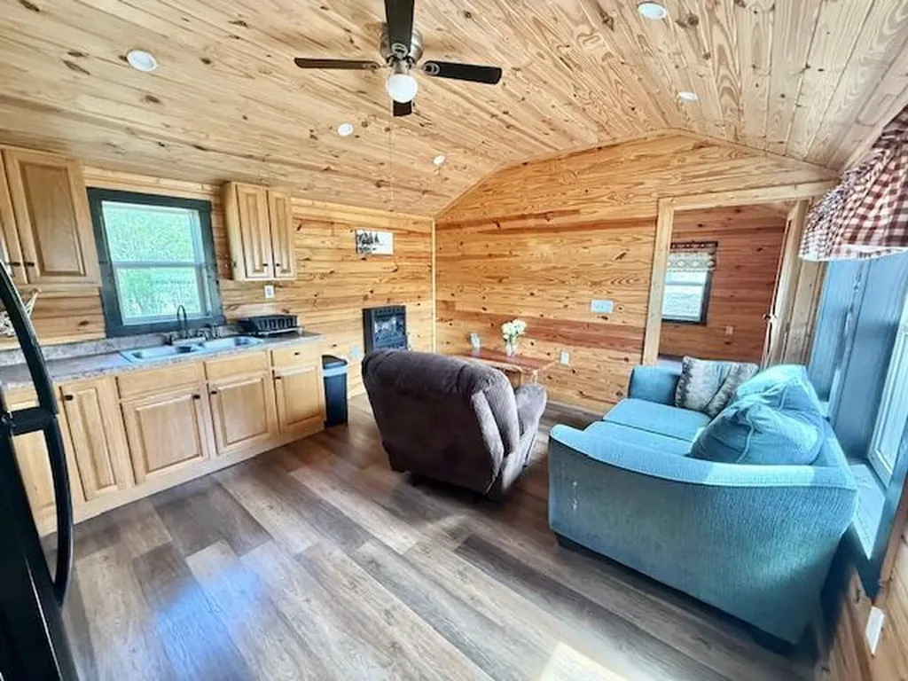 266 Boater's Alley Nancy KY 42544