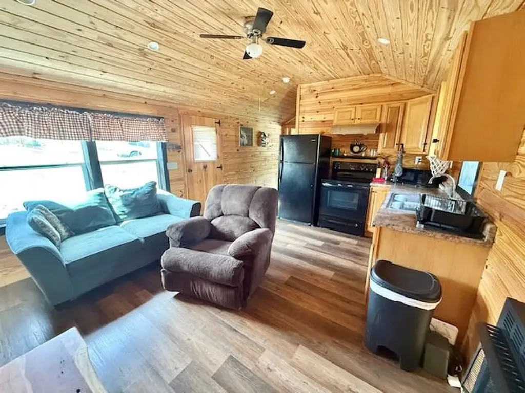 266 Boater's Alley Nancy KY 42544