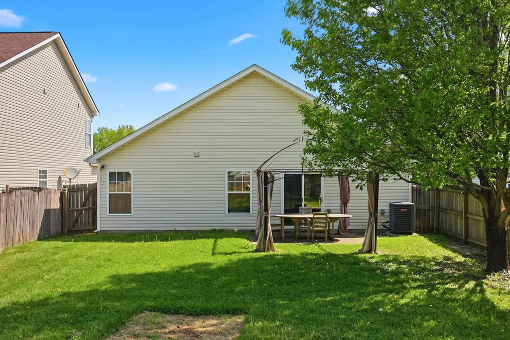 1317 Harrington Court Lexington KY 40511