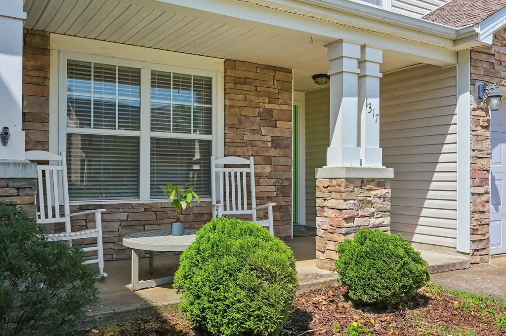 1317 Harrington Court Lexington KY 40511