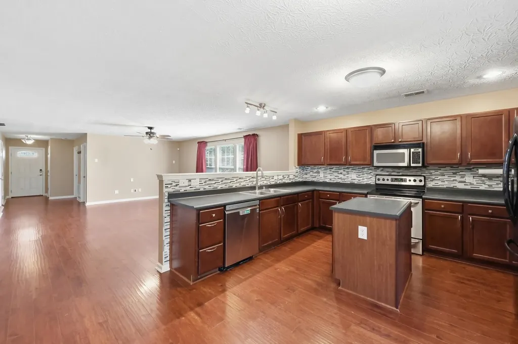 1317 Harrington Court Lexington KY 40511