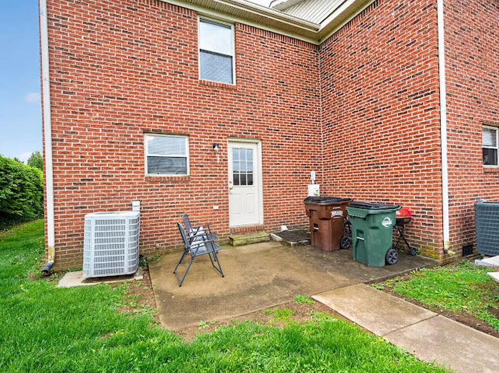 502 Tecumseh Trail Versailles KY 40383