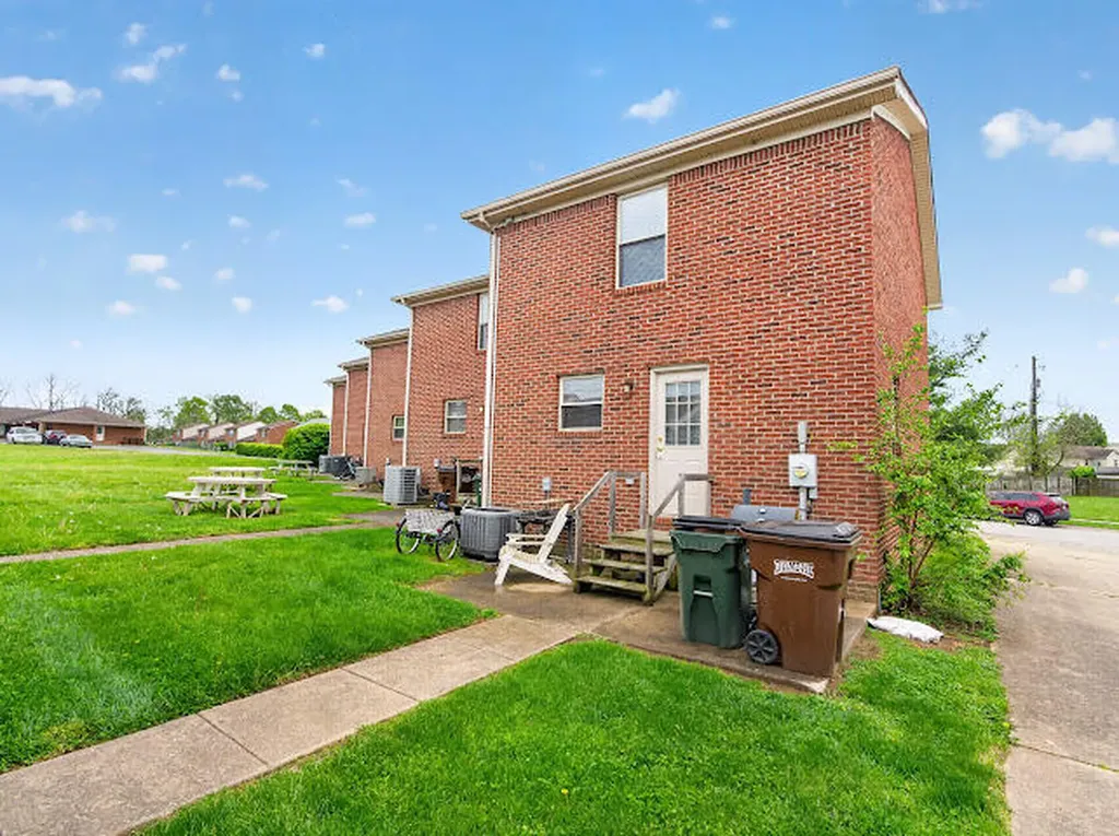 502 Tecumseh Trail Versailles KY 40383