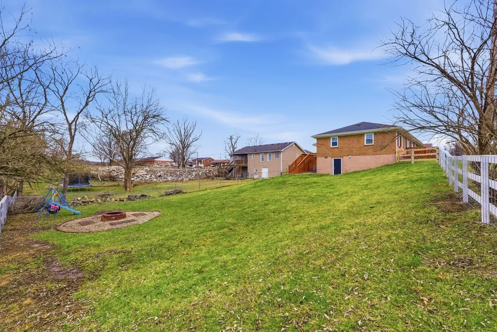 756 Hildeen Drive Harrodsburg KY 40330