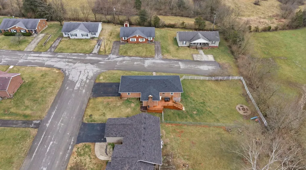 756 Hildeen Drive Harrodsburg KY 40330