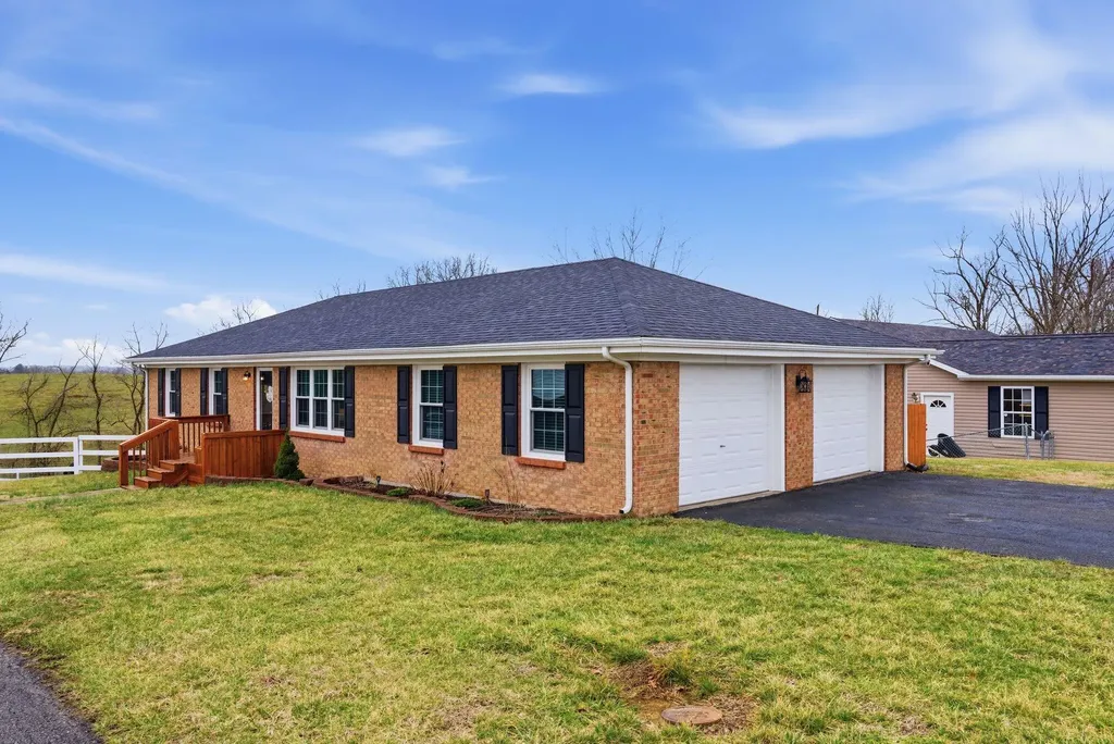 756 Hildeen Drive Harrodsburg KY 40330