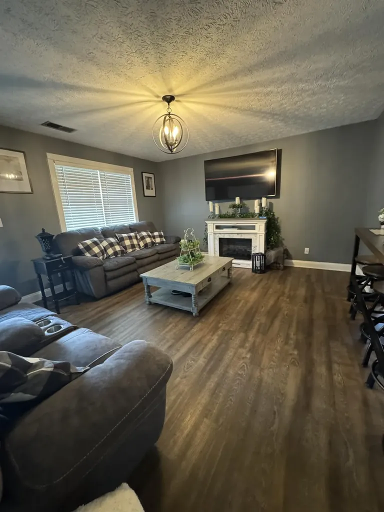 10 Amy Lane Russell Springs KY 42642