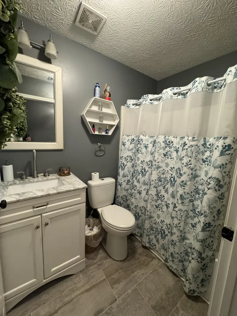 10 Amy Lane Russell Springs KY 42642