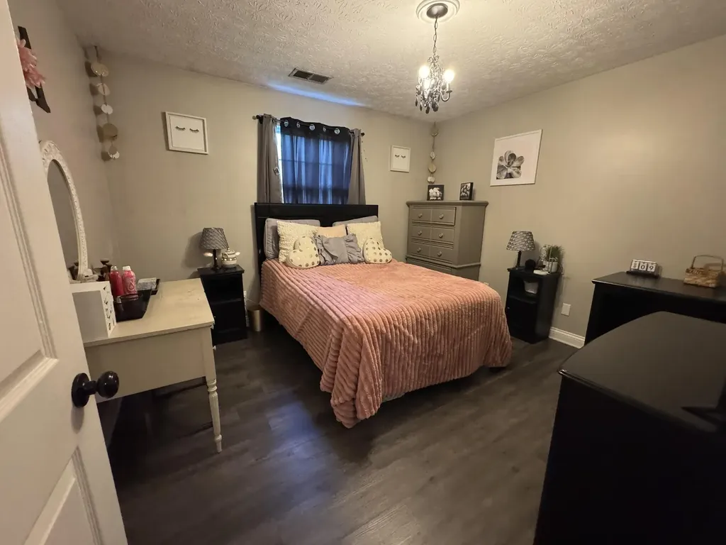 10 Amy Lane Russell Springs KY 42642