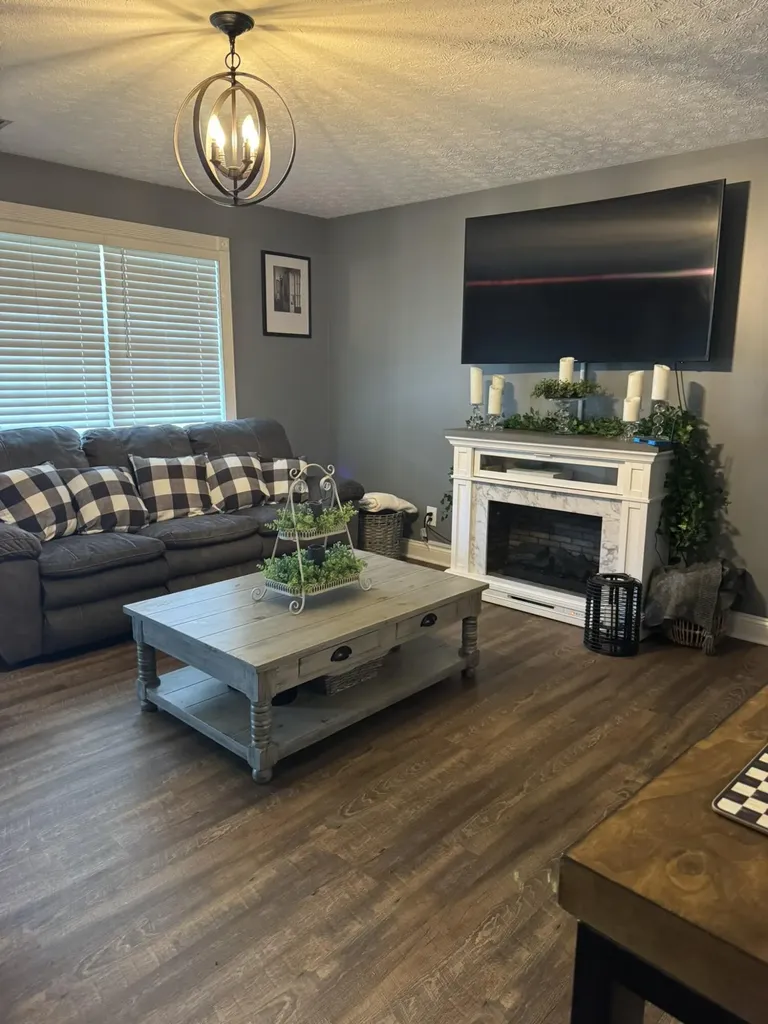 10 Amy Lane Russell Springs KY 42642