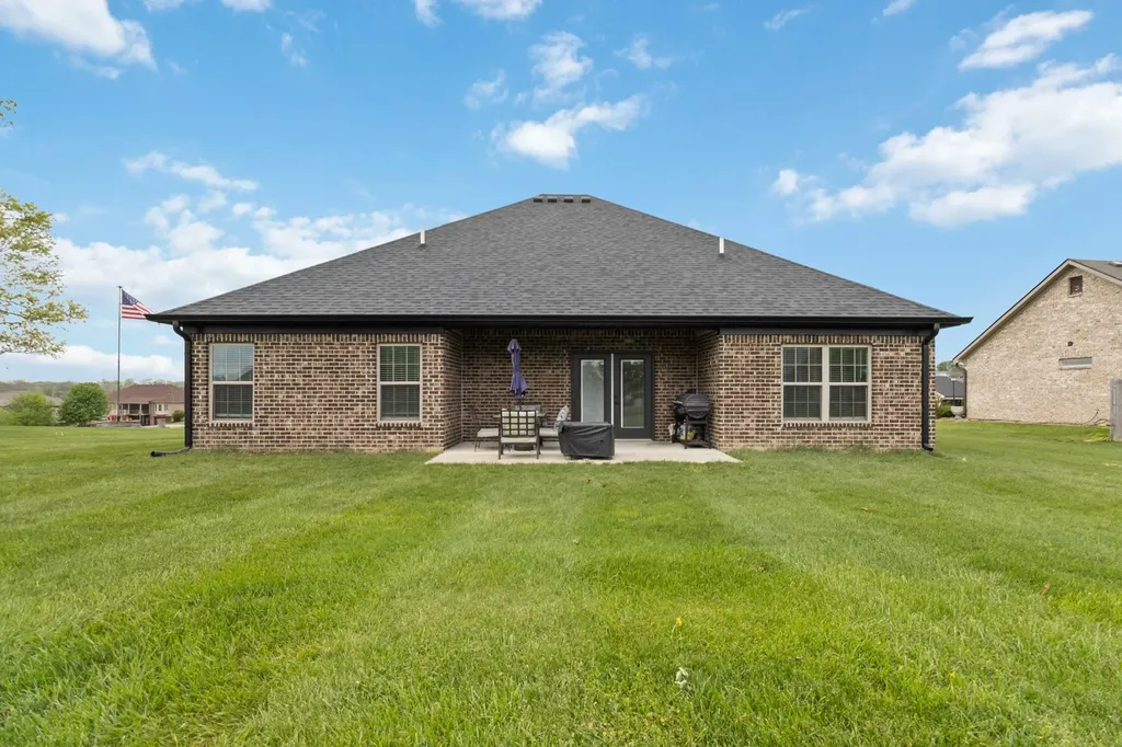 1039 Vineyard Way Berea KY 40403