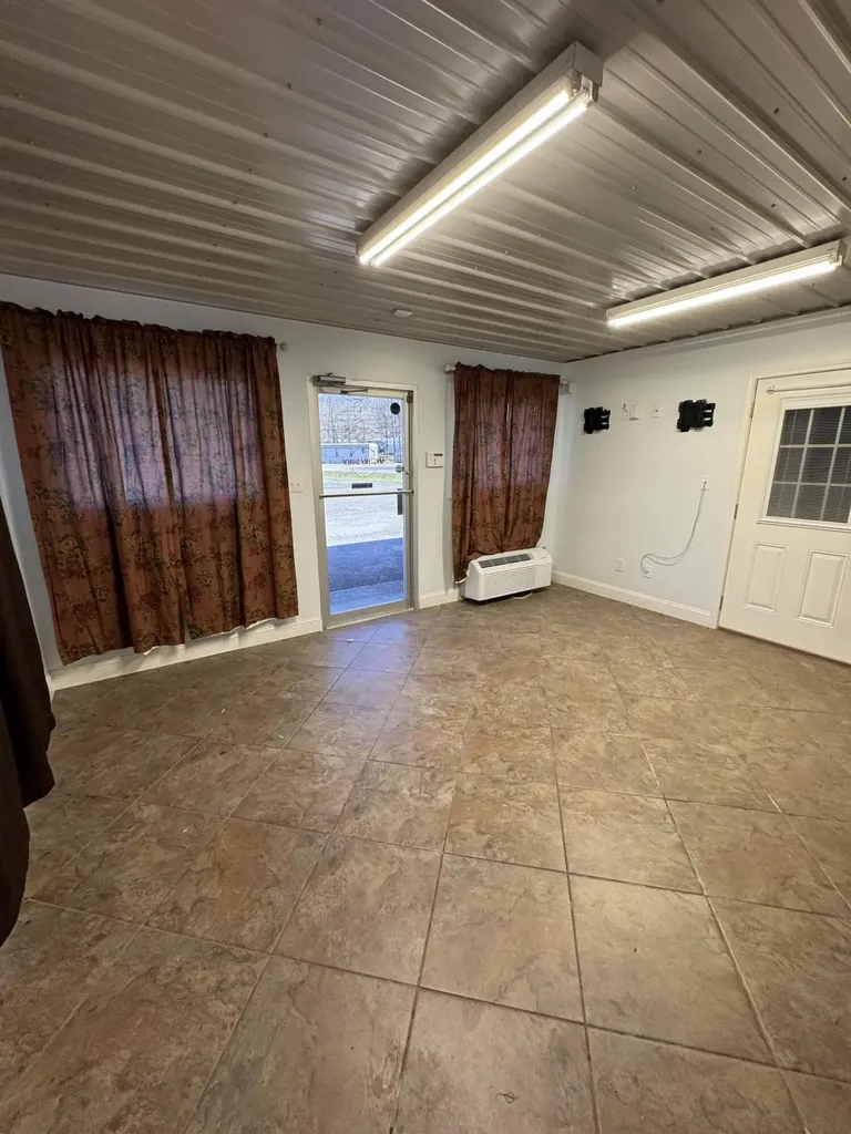 32 E 3094 Highway East Bernstadt KY 40729