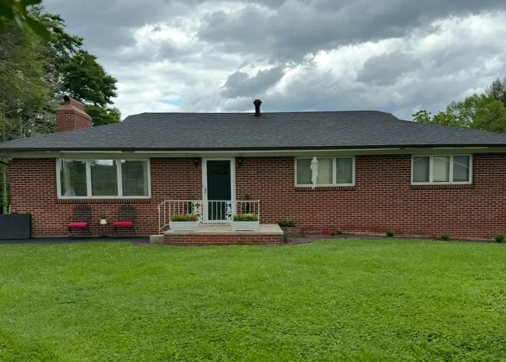 127 Alpine Middlesboro KY 40965